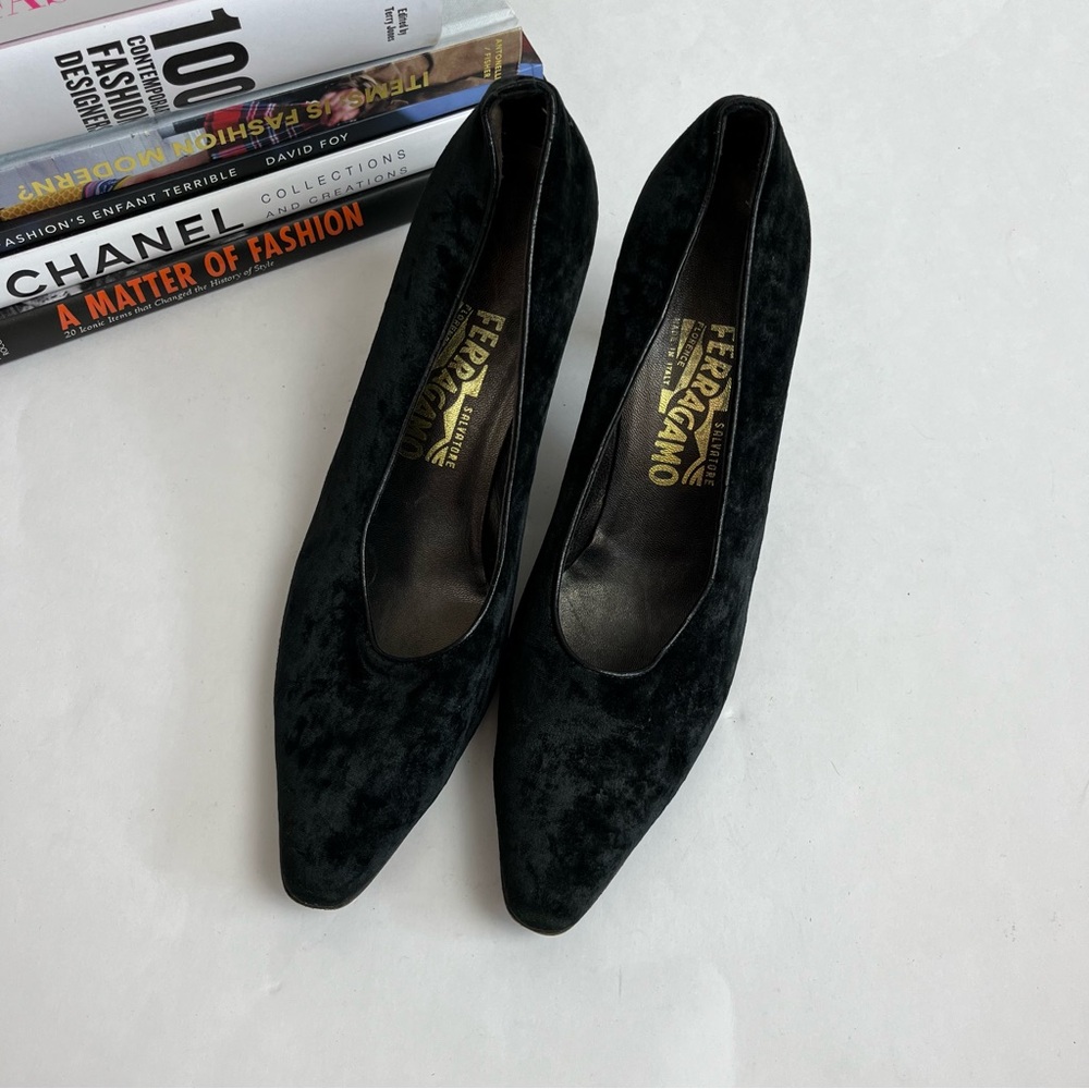 Vintage Salvatore Ferragamo Heels Velvet Evening Pumps - Picture 2 of 14